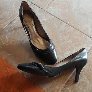 BNIB Stunning Black Leather Pumps